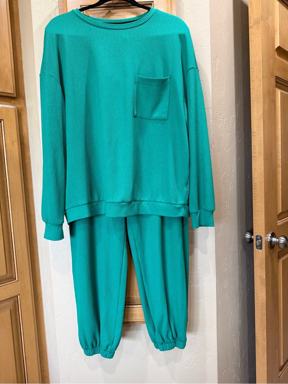 Women’s Green Ribbed Jogger Set